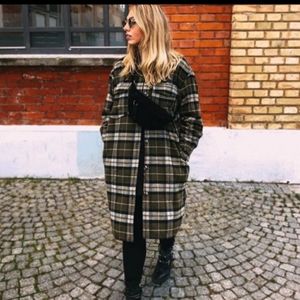 H&M PLAID SHACKET